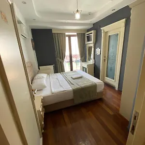 2* Hotel La Petite Maison